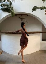 Robe Mini Halter Dentelle — Chocolat & Blanc Ivoire | Amoura – Image 2