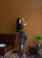 Ensemble Crop Top Cut-Out + Pantalon Flare | Amoura – Image 11
