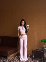 Ensemble Crop Top Cut-Out + Pantalon Flare | Amoura