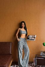 Ensemble Bandeau + Pantalon Wide Leg — Carreaux Beige & Noir | Amoura – Image 8