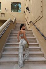 Ensemble Bandeau + Pantalon Wide Leg — Carreaux Beige & Noir | Amoura – Image 3